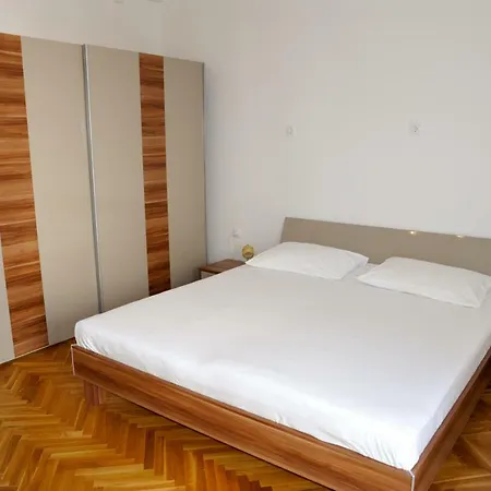 Benko-lopar Apartmán *
